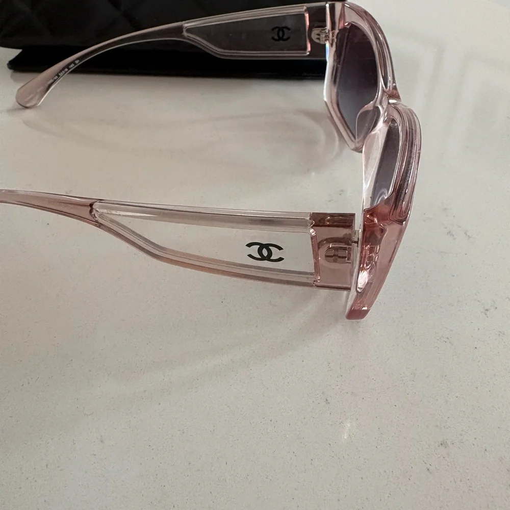 CHANEL Light Pink Sunglasses - Picture 4 of 6